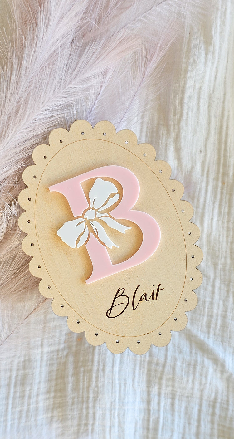 Vintage Oval Personalised Plaque - Bow Letter