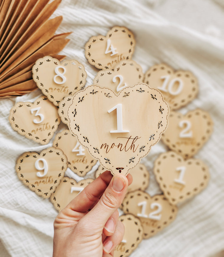Vintage heart monthly milestone set