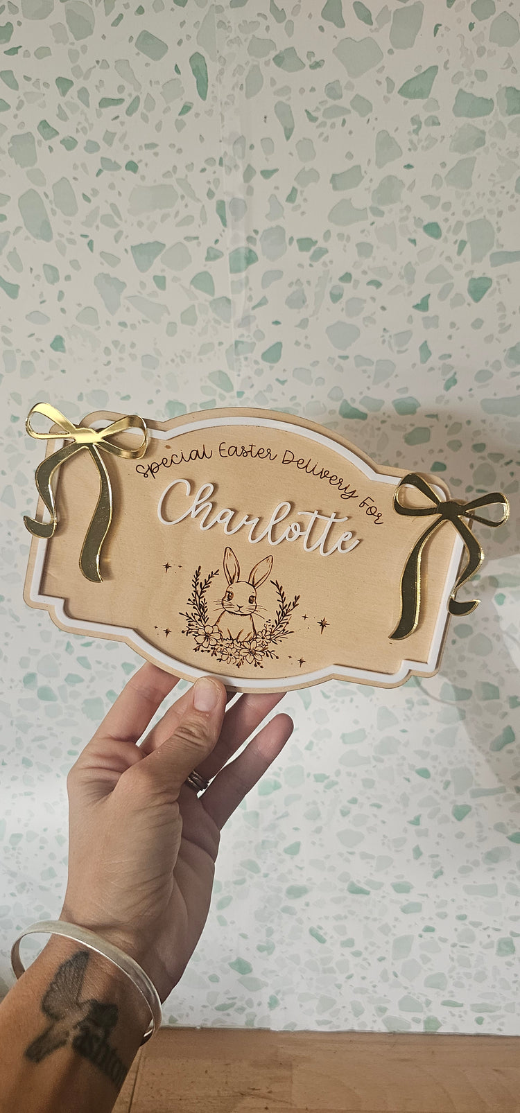 Bunny bow crate plaque - Charlotte
