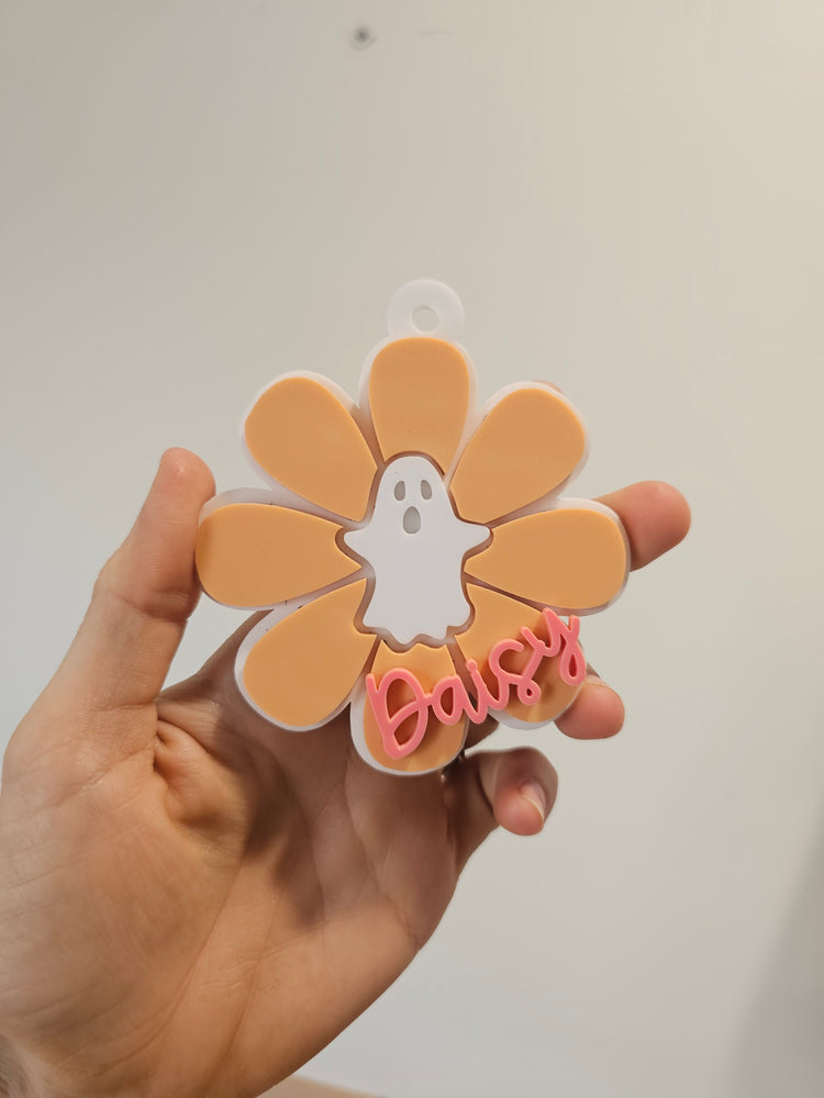 Daisy ghost halloween tag