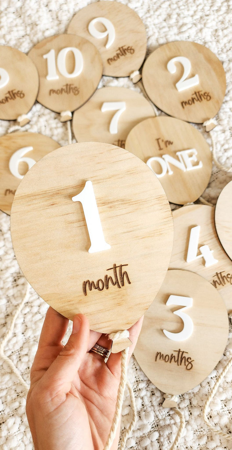 Balloon Engraved Monthly Milestone Disc's