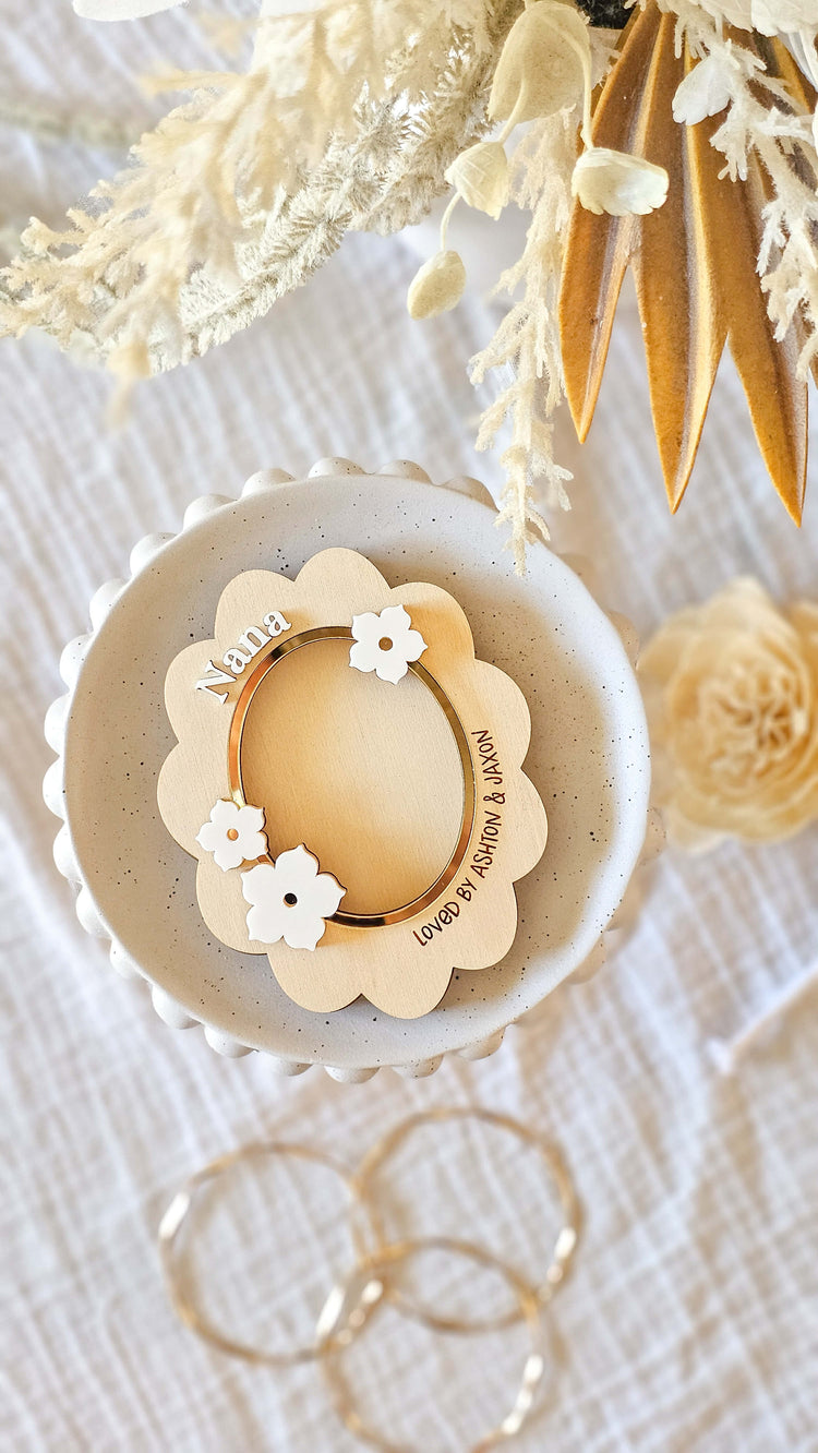 Fridge Photo Frame with Magnet | Wavy Flower