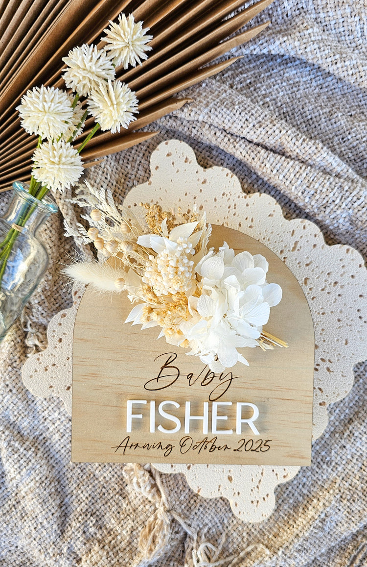 Pregnancy Announcement - Dried Floral Plaque