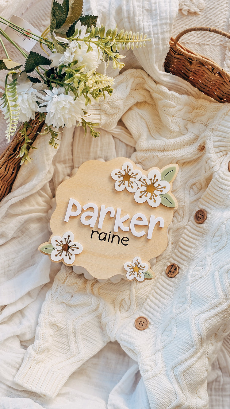 Personalised Name Plaque - Daisy with leaves