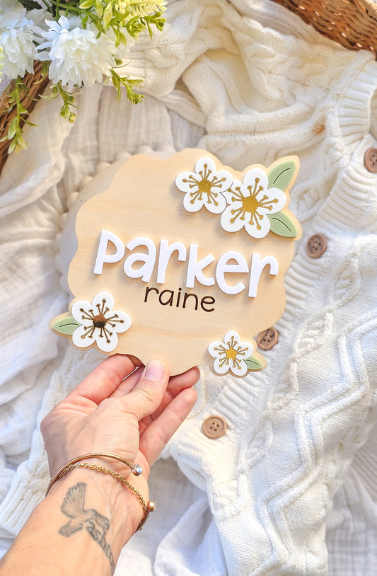 Personalised Name Plaque - Daisy with leaves