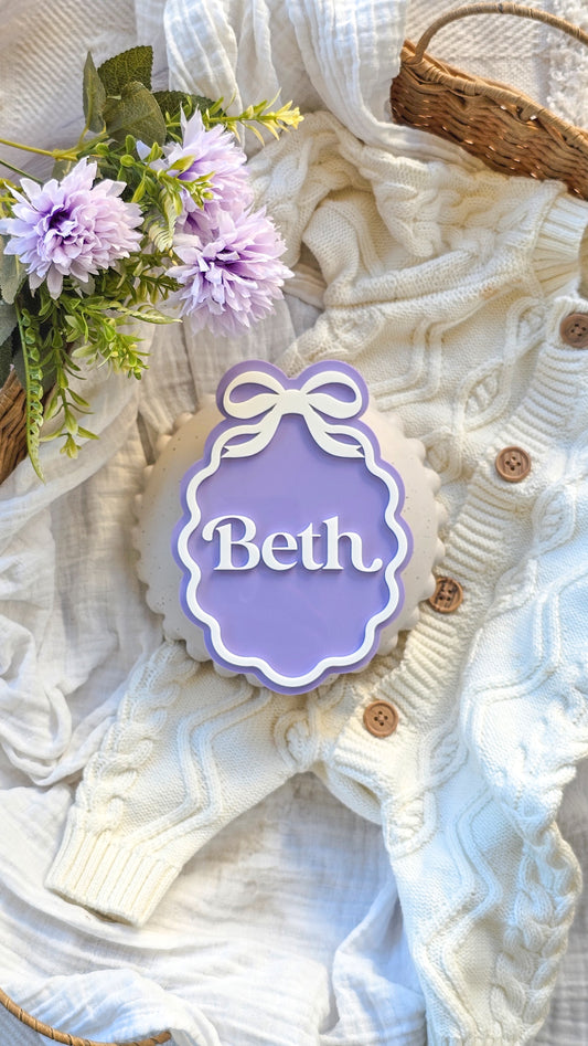 Personalised Name Plaque - Vintage Scallop with Bow