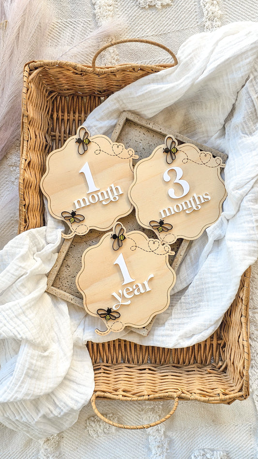 Interchangeable Milestone Plaques - Bee Design