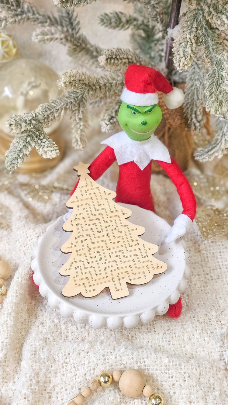 Elf Christmas Maze Prop