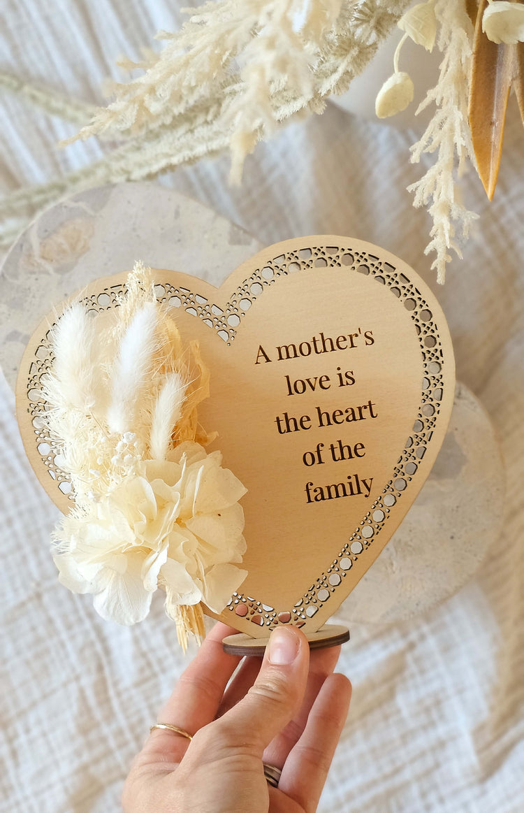 Heart of the family dried floral plaque | Rattan