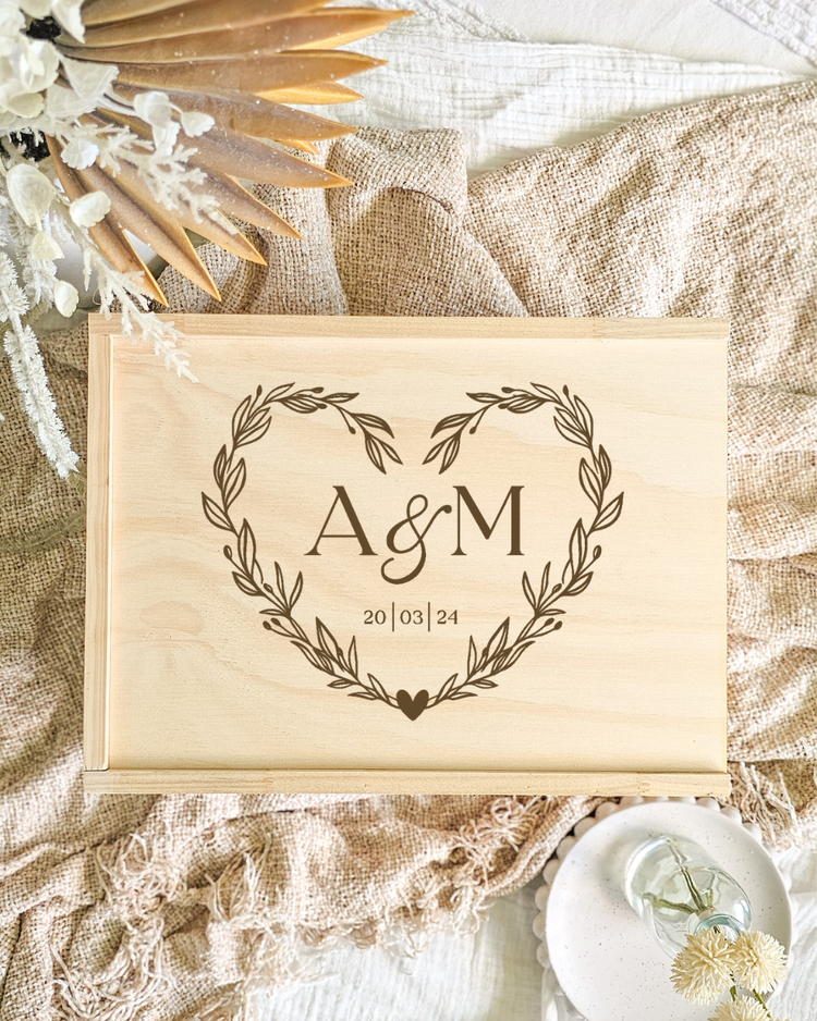 Wedding Wooden Keepsake Box - Heart Wreath