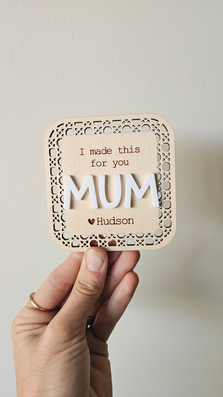Rattan mum magnet