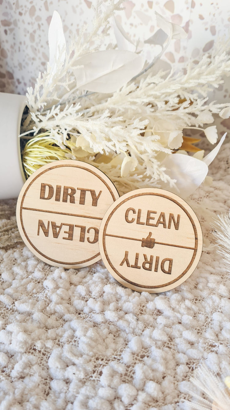 Dirty/Clean Circle Magnet – Timber